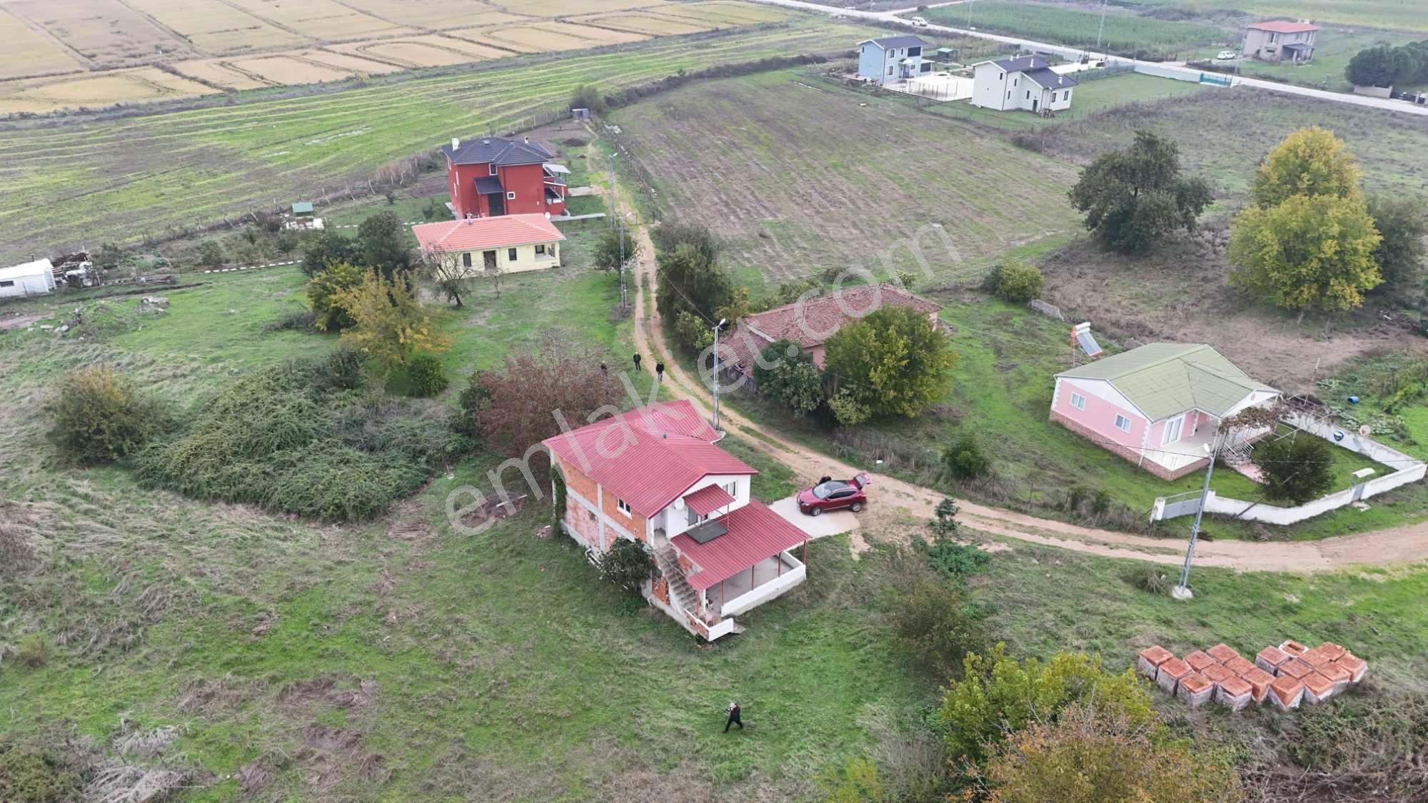 Biga Hacıköy’de 499 M² Arsa Üzerinde Satılık Villa — fotoğraf 3