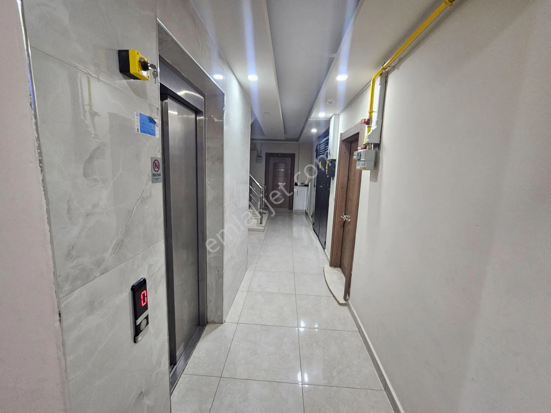 Cantan Emlaktan Akçay İkızçayda Dogalgazlı Cam Balkonlu Lüks 1+1 Daire — fotoğraf 5