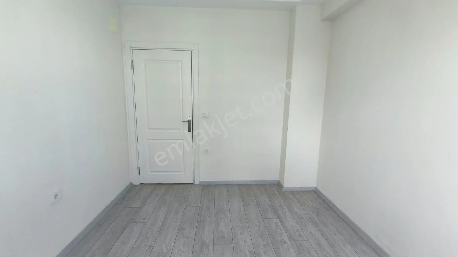 Truva/nazım Demirci'den İlkadım Kışla Satılık 3+1 Fırsat Daire — fotoğraf 19