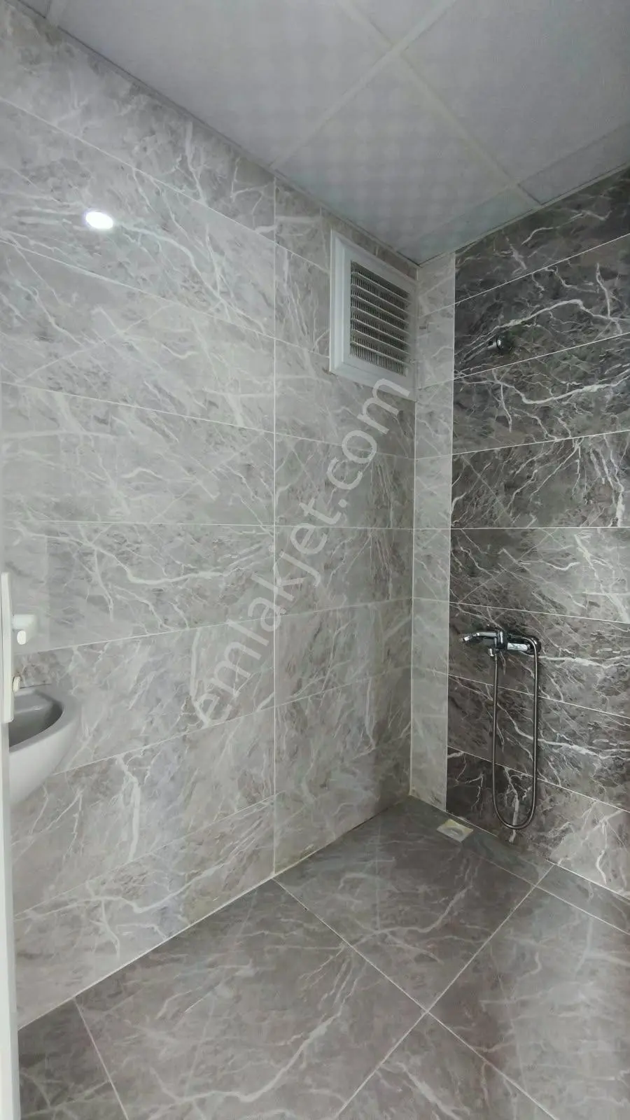 Truva/nazım Demirci'den İlkadım Kışla Satılık 3+1 Fırsat Daire — fotoğraf 24