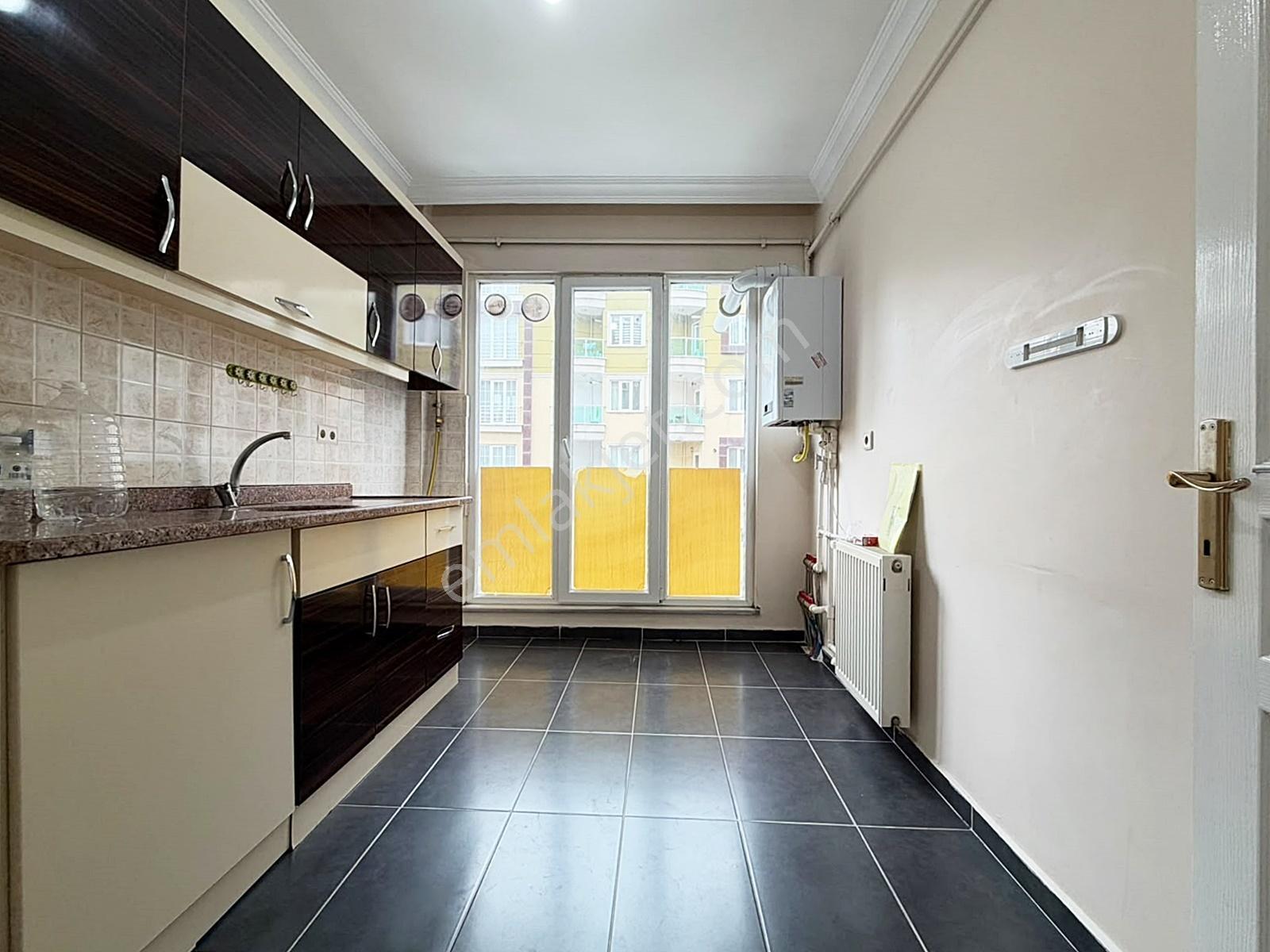 Bağlarçeşme Mh'de Cadde Üzerinde Kat Mülkiyetli 2+1 Daire — fotoğraf 13