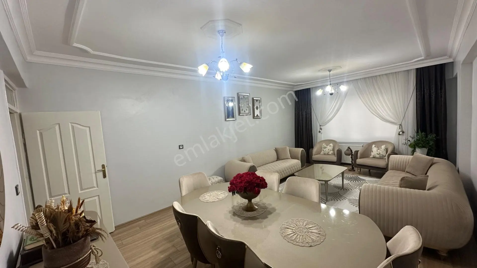 Deniz’den Karaköprü Ali Baba Mah Satılık 3+1 Evebeyn+çift Balkon+açık Otoparklı 1.kat Bakımlı Daire — fotoğraf 4