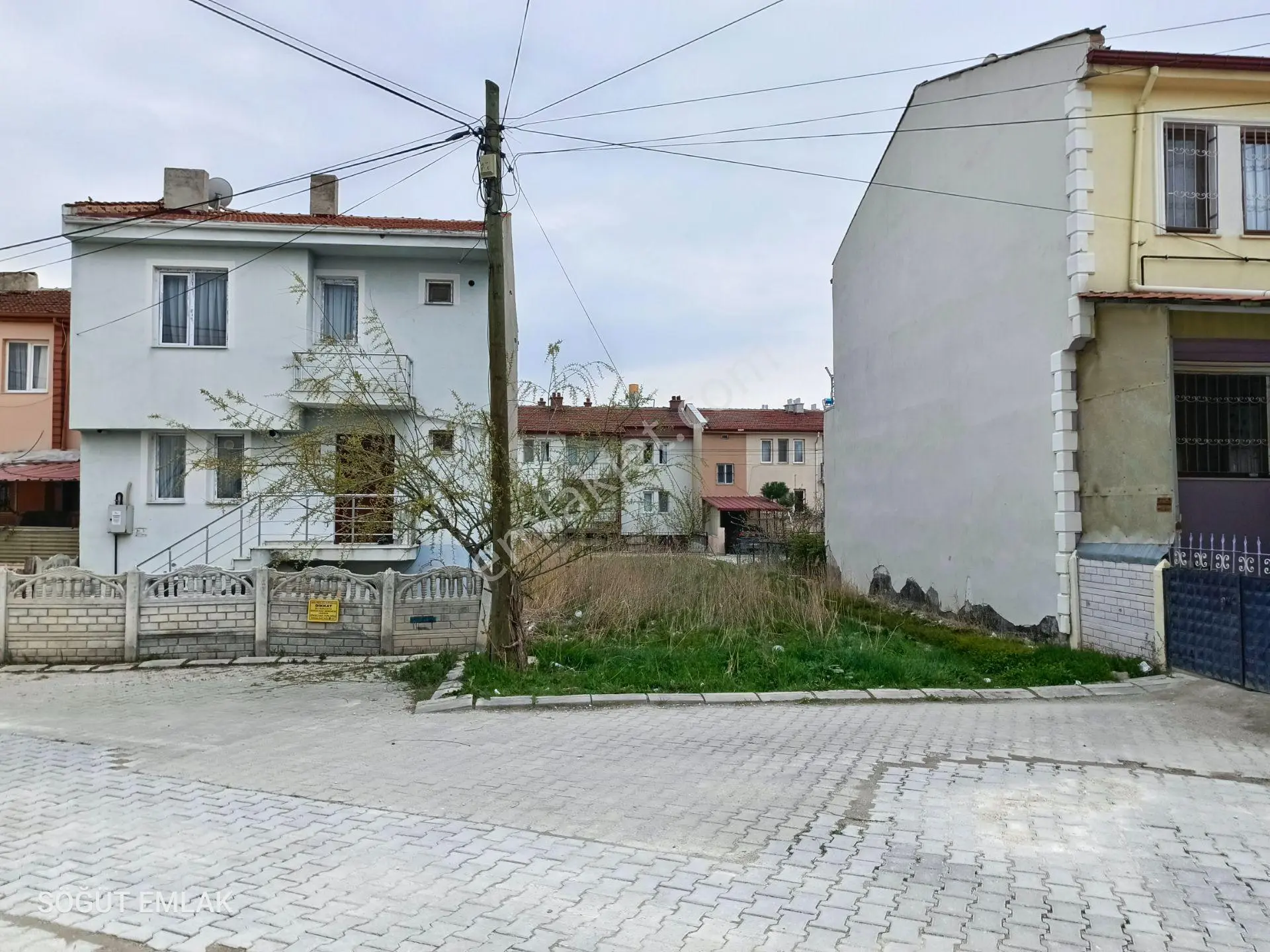 Afyon Merkez Yeşilyurt Mahallesi Uydukent 1.Bölgede