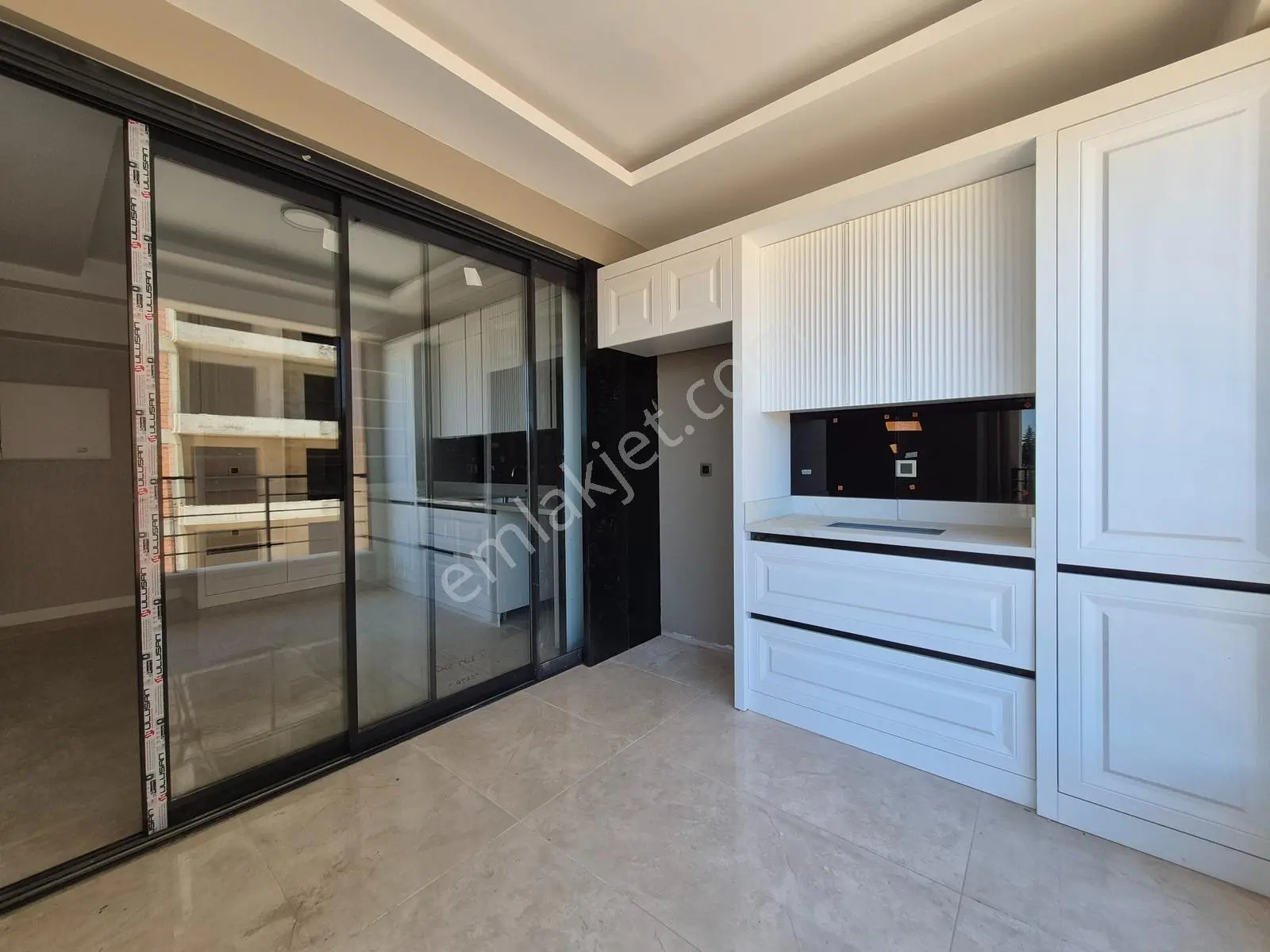 Esenlerde 3+1 Cadde Üzerinde, Sıfır Ve Yerden Isıtmalı Daireler — fotoğraf 2