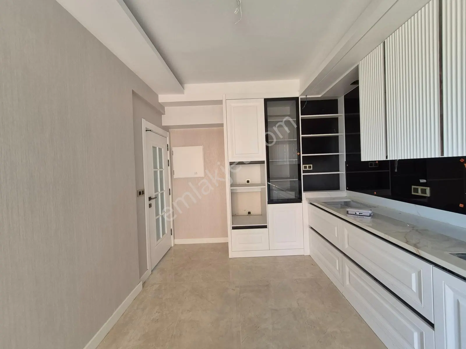 Esenlerde 3+1 Cadde Üzerinde, Sıfır Ve Yerden Isıtmalı Daireler — fotoğraf 14