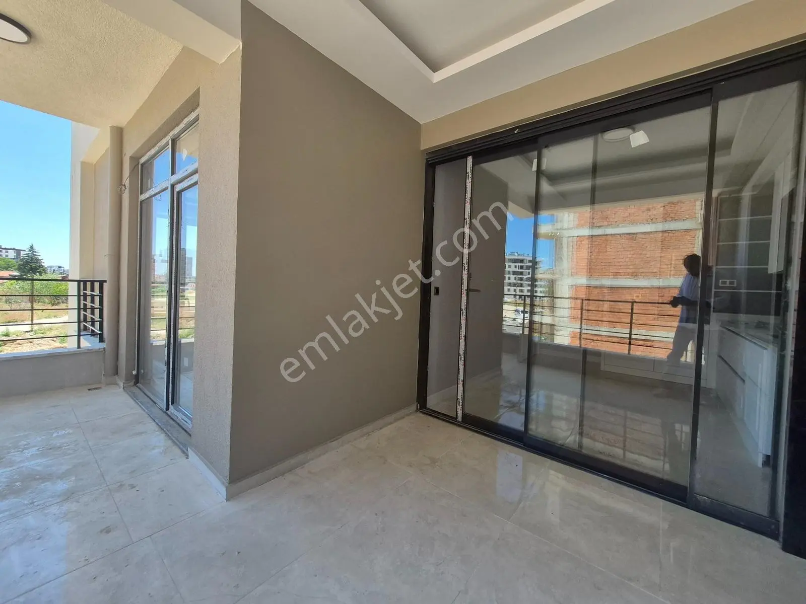 Esenlerde 3+1 Cadde Üzerinde, Sıfır Ve Yerden Isıtmalı Daireler — fotoğraf 17