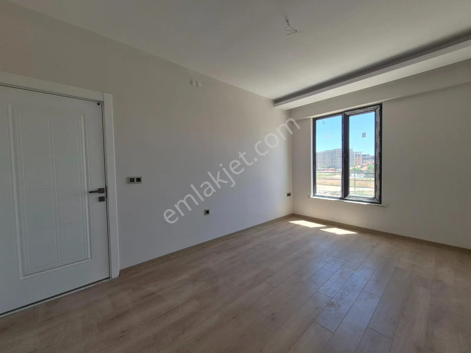 Esenlerde 3+1 Cadde Üzerinde, Sıfır Ve Yerden Isıtmalı Daireler — fotoğraf 37