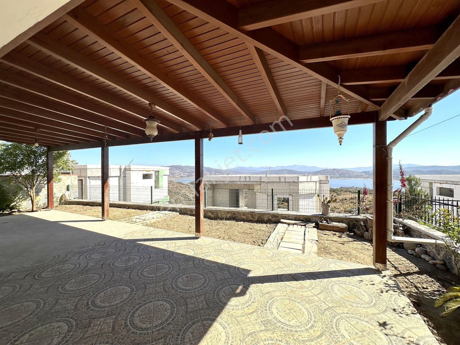 Bodrum'a Yakın Adabükü Plajlı Sitede Manzaralı Tripleks Villa — fotoğraf 10