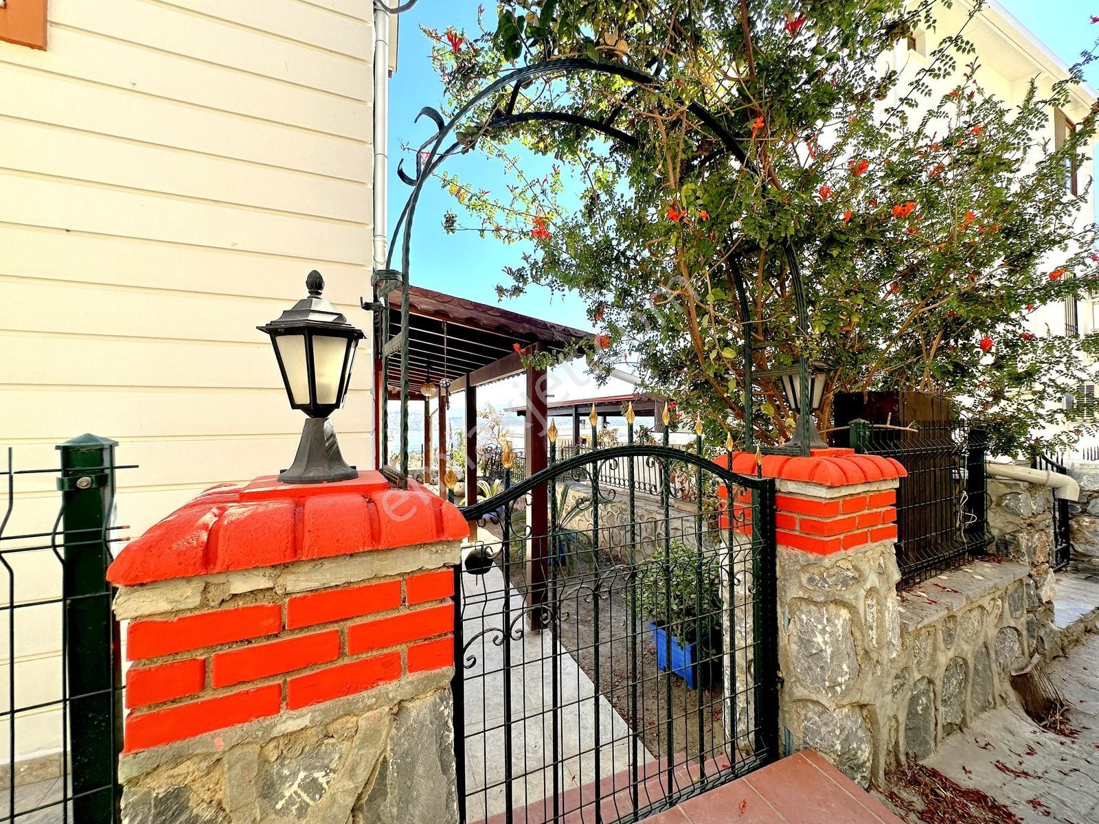 Bodrum'a Yakın Adabükü Plajlı Sitede Manzaralı Tripleks Villa — fotoğraf 16