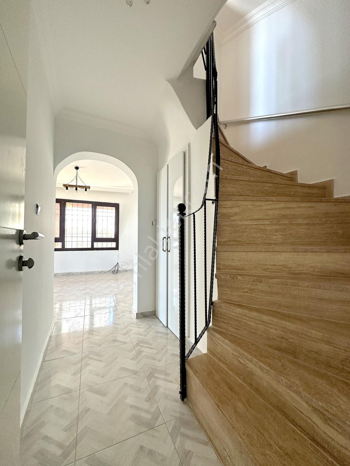 Bodrum'a Yakın Adabükü Plajlı Sitede Manzaralı Tripleks Villa — fotoğraf 23