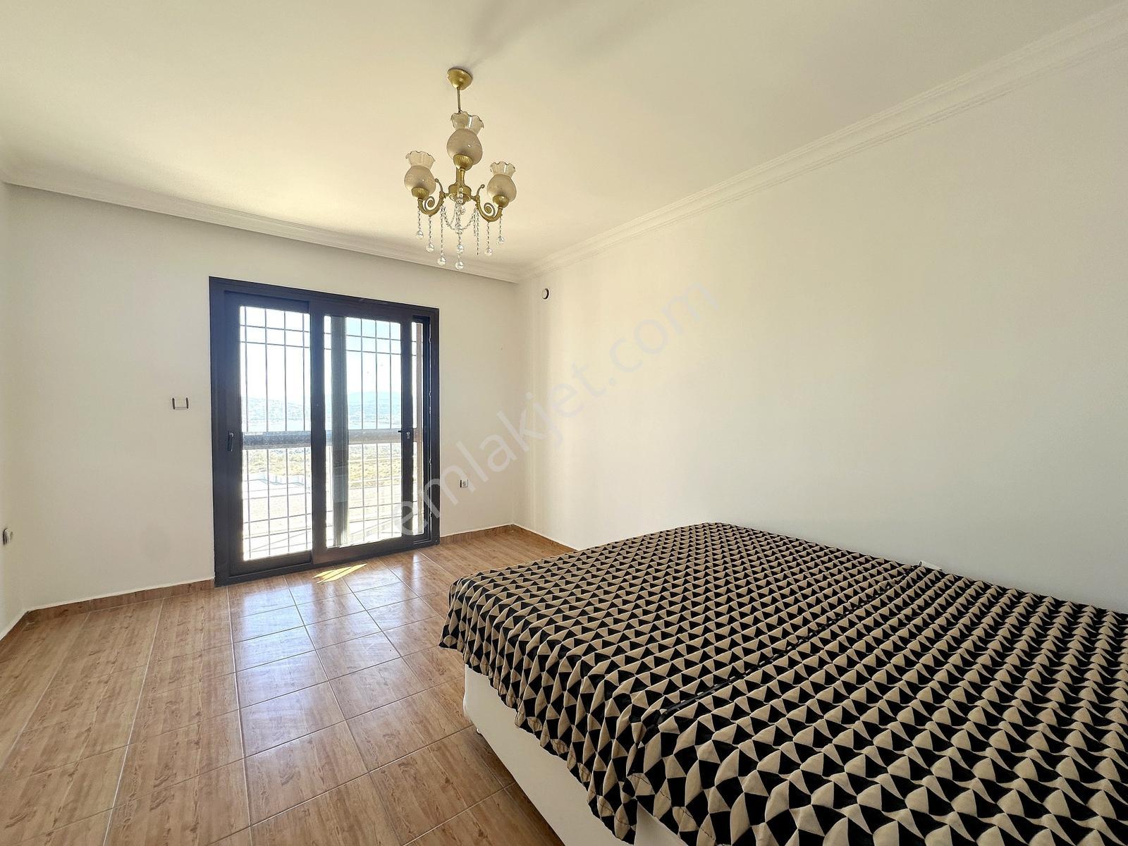 Bodrum'a Yakın Adabükü Plajlı Sitede Manzaralı Tripleks Villa — fotoğraf 24