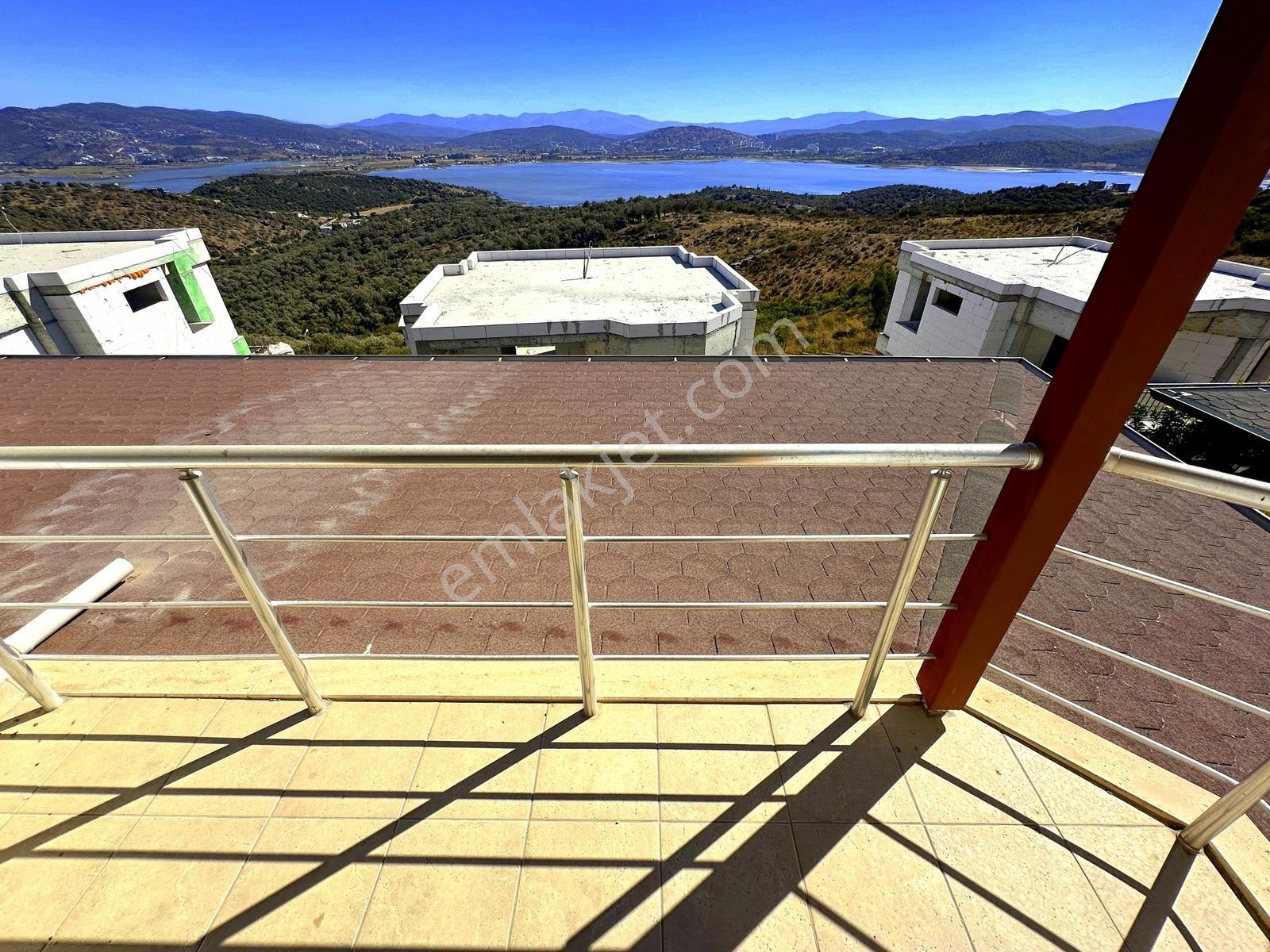Bodrum'a Yakın Adabükü Plajlı Sitede Manzaralı Tripleks Villa — fotoğraf 25