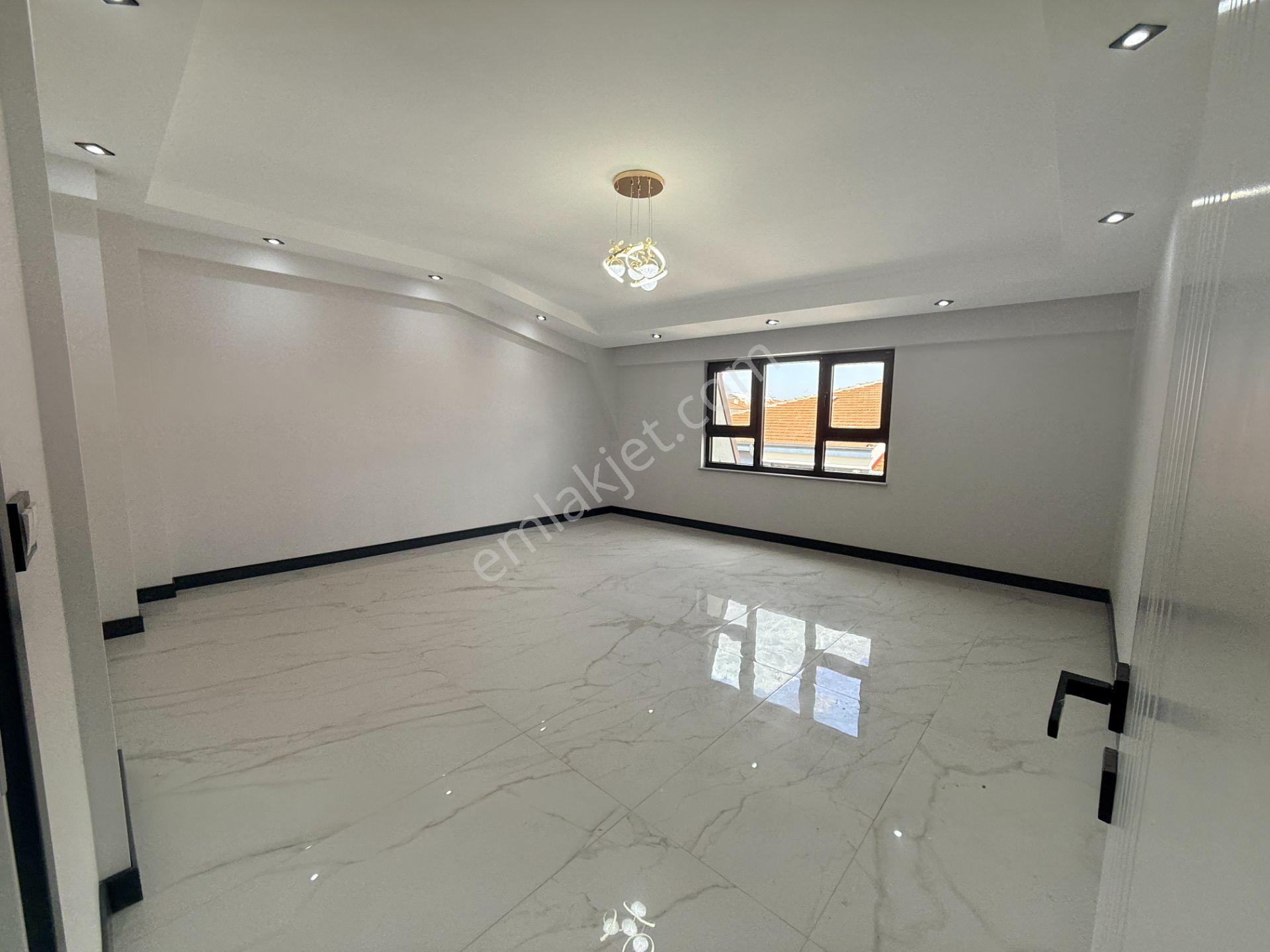Estorıa'Dan Çamlıca'Da Ptt Yakını Dubleks 3+1 Özel Garajlı Daire
