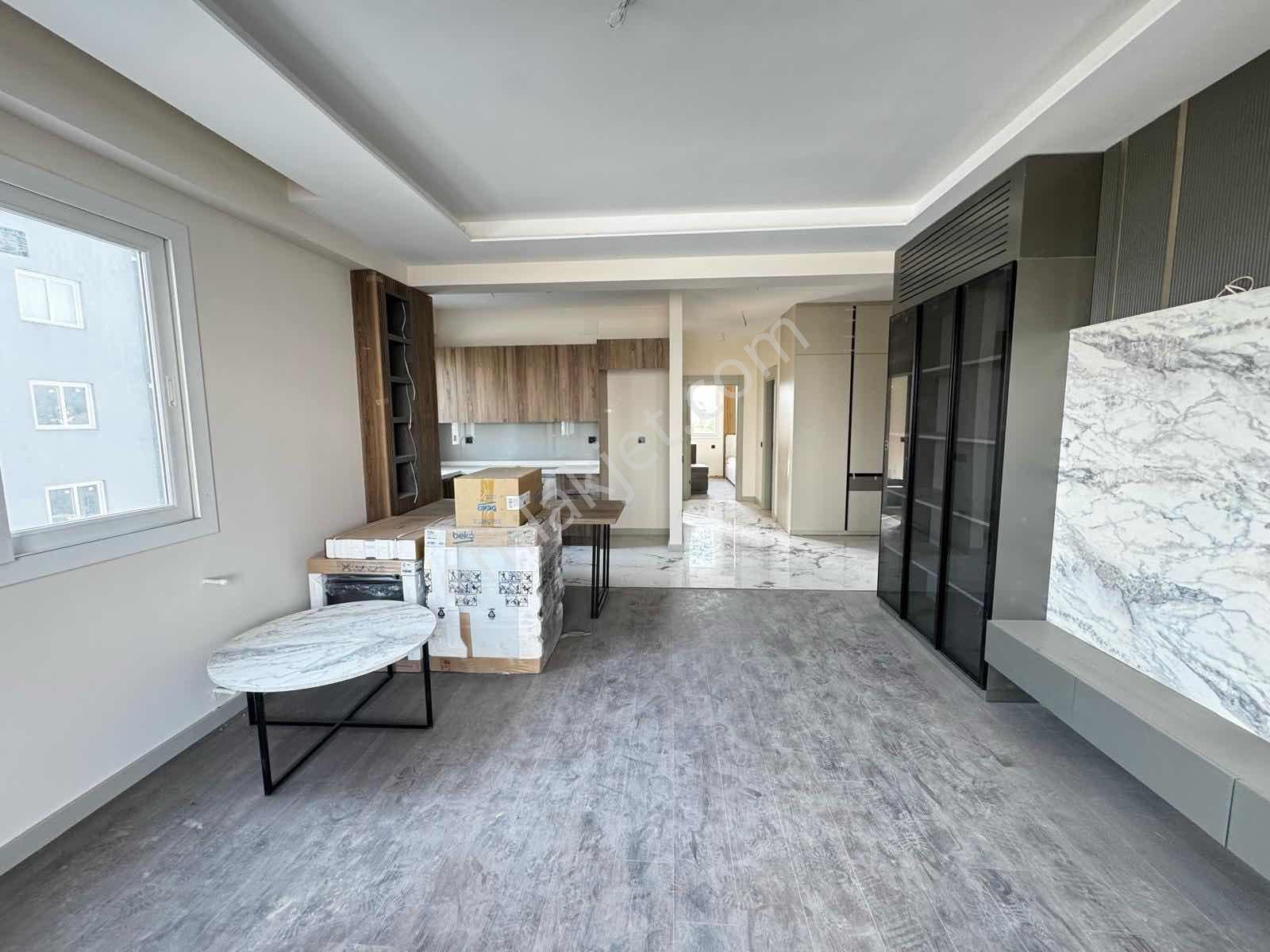 Samiras Sitesinde Acil Satılık Sıfır Eşyalı Daire — fotoğraf 2