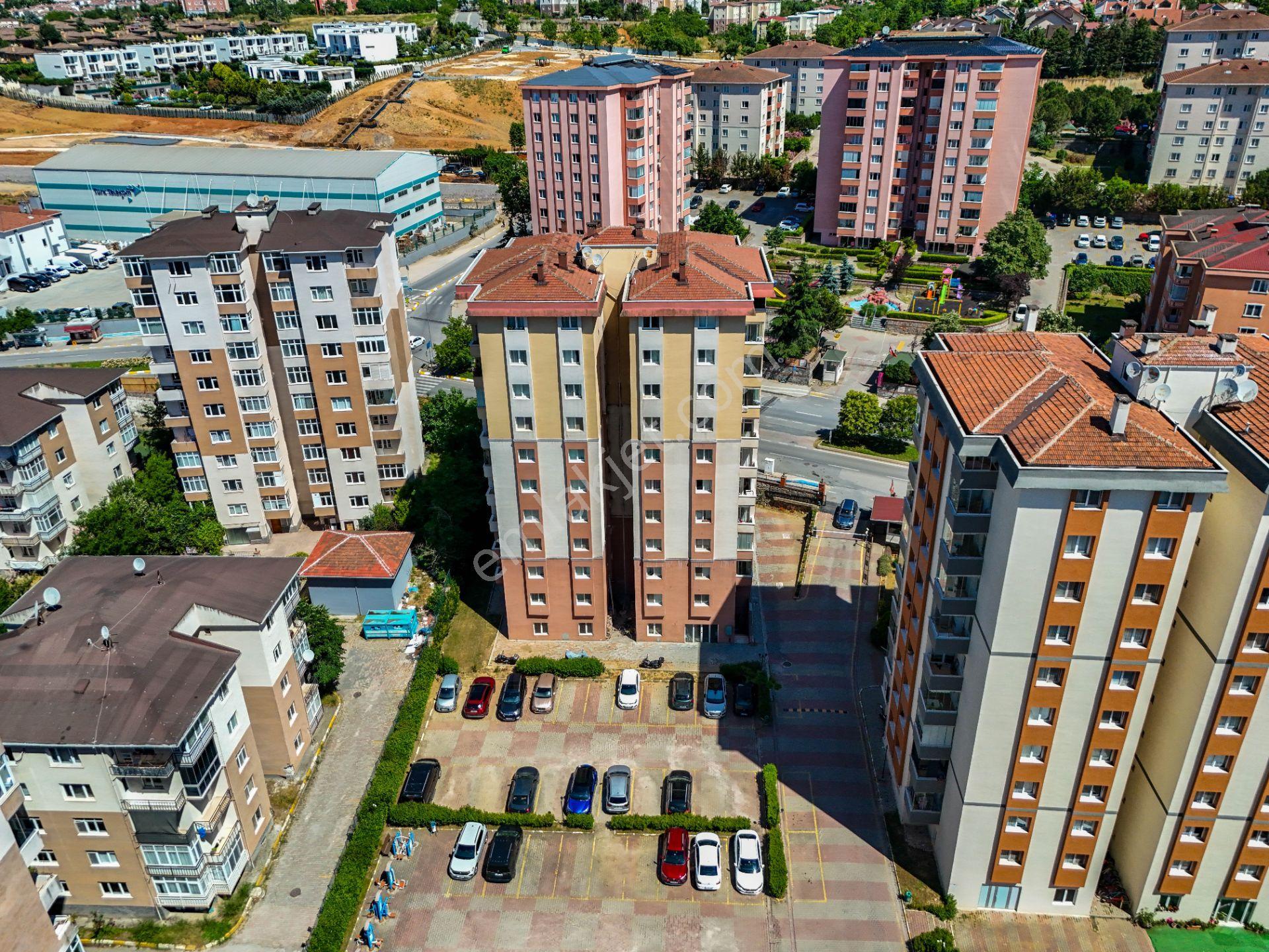 Pendik Yenişehir Yaşamkent Sitesinde Satılık 3+1 Daire