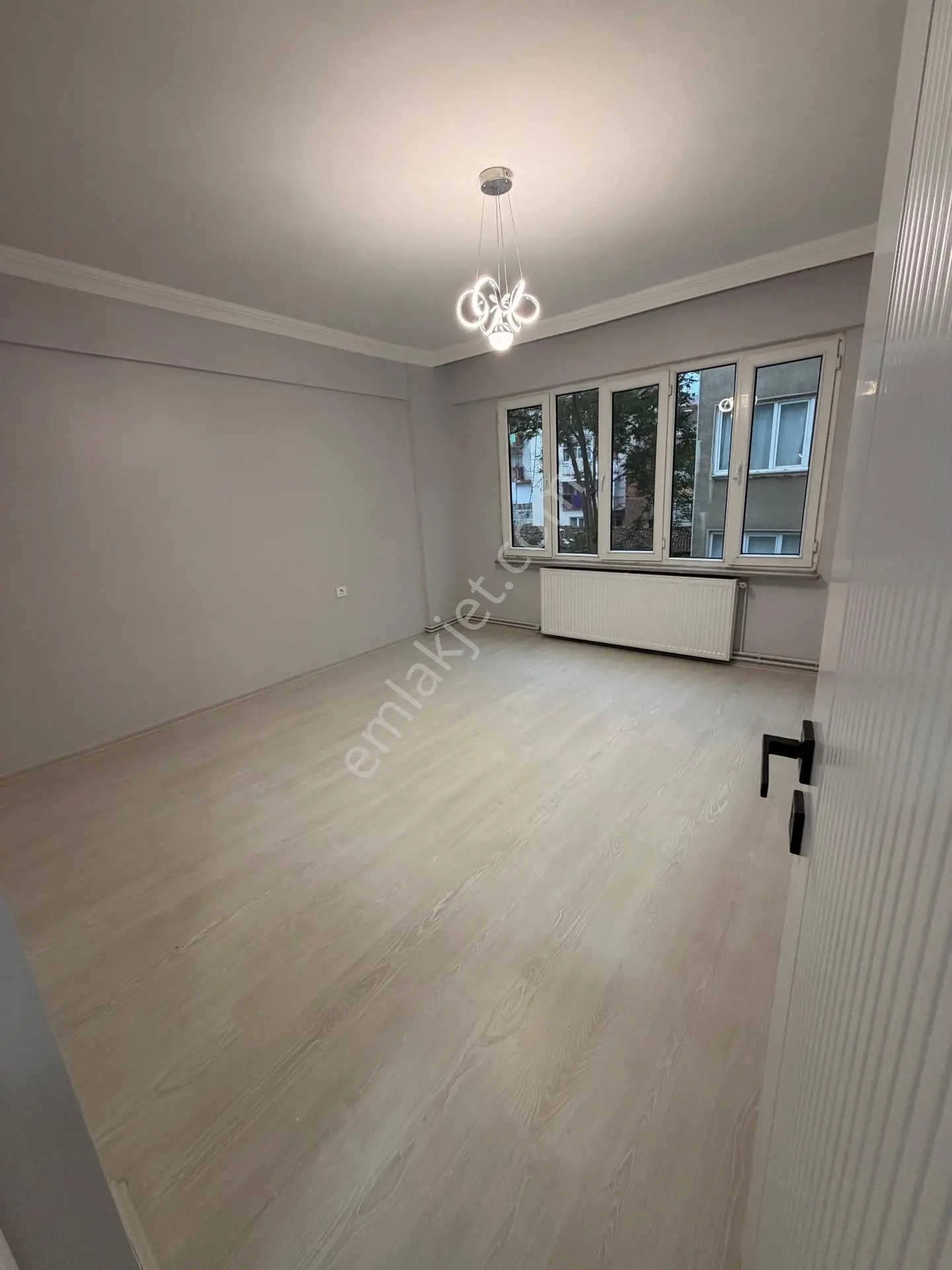 Osmangazi Çırpan Mahallesinde Yenilenmiş 2+1 Satılık Daire — fotoğraf 5