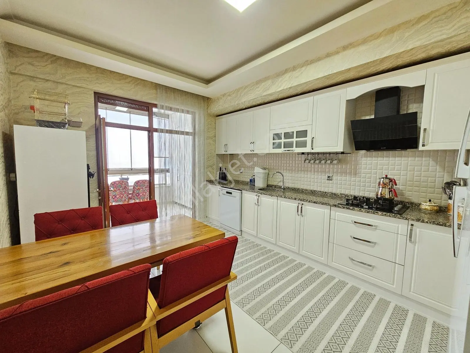 Stadyum Yakını 4+1 185 M2 Site İçi Arakat Satılık Daire — fotoğraf 2