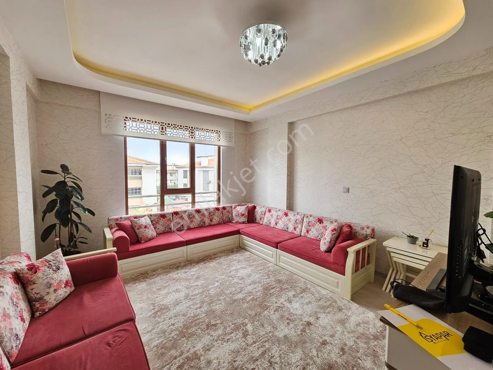 Stadyum Yakını 4+1 185 M2 Site İçi Arakat Satılık Daire — fotoğraf 5