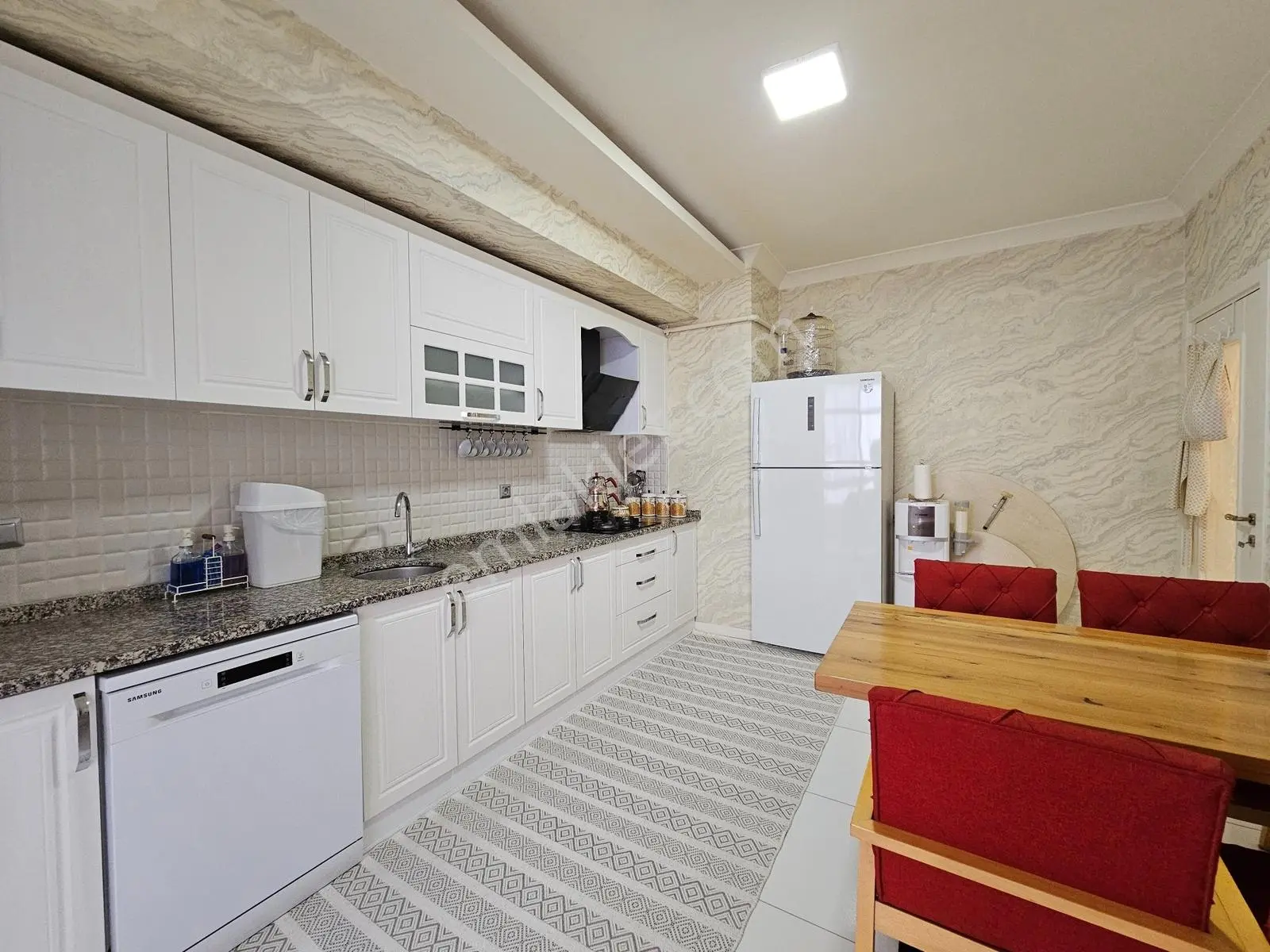 Stadyum Yakını 4+1 185 M2 Site İçi Arakat Satılık Daire — fotoğraf 16