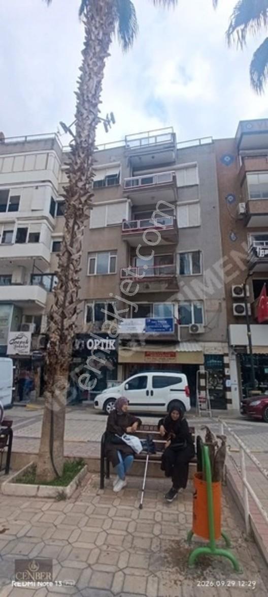 Menemen Merkezde Satılık 3+1 Daire