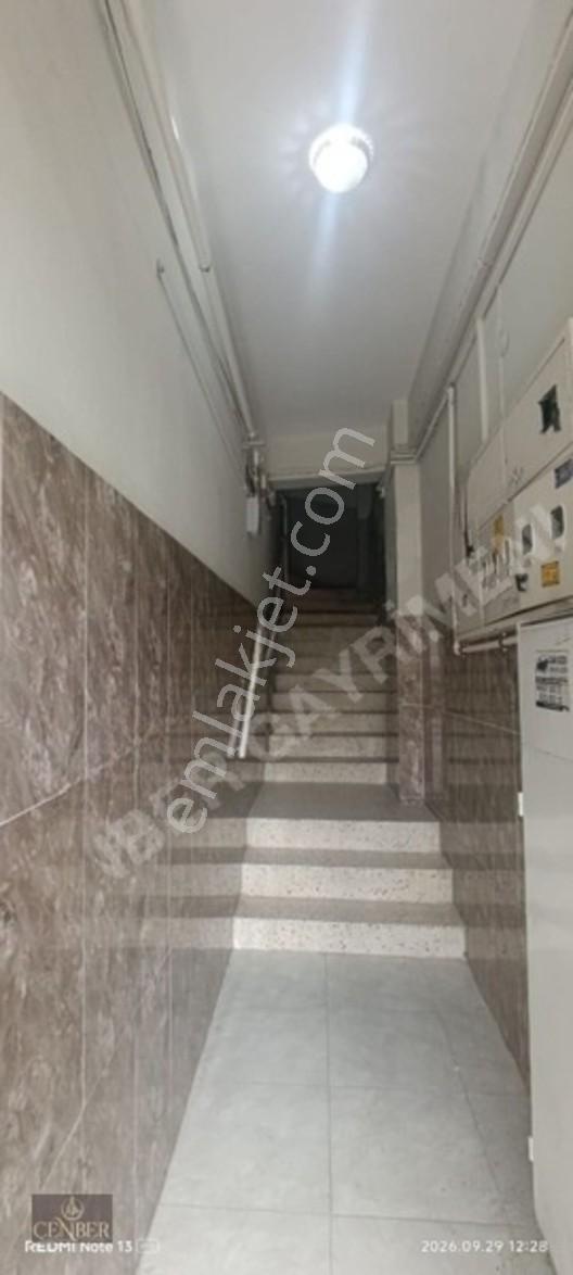 Menemen Merkezde Satılık 3+1 Daire — fotoğraf 2