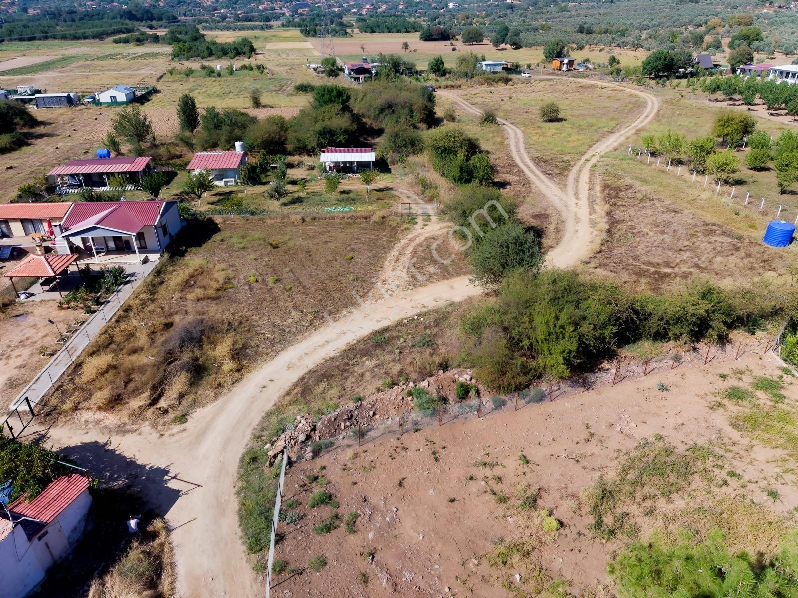 Doğadan Tuzabat Ovada Yolu Olan Prefabrik Arazisi — fotoğraf 6