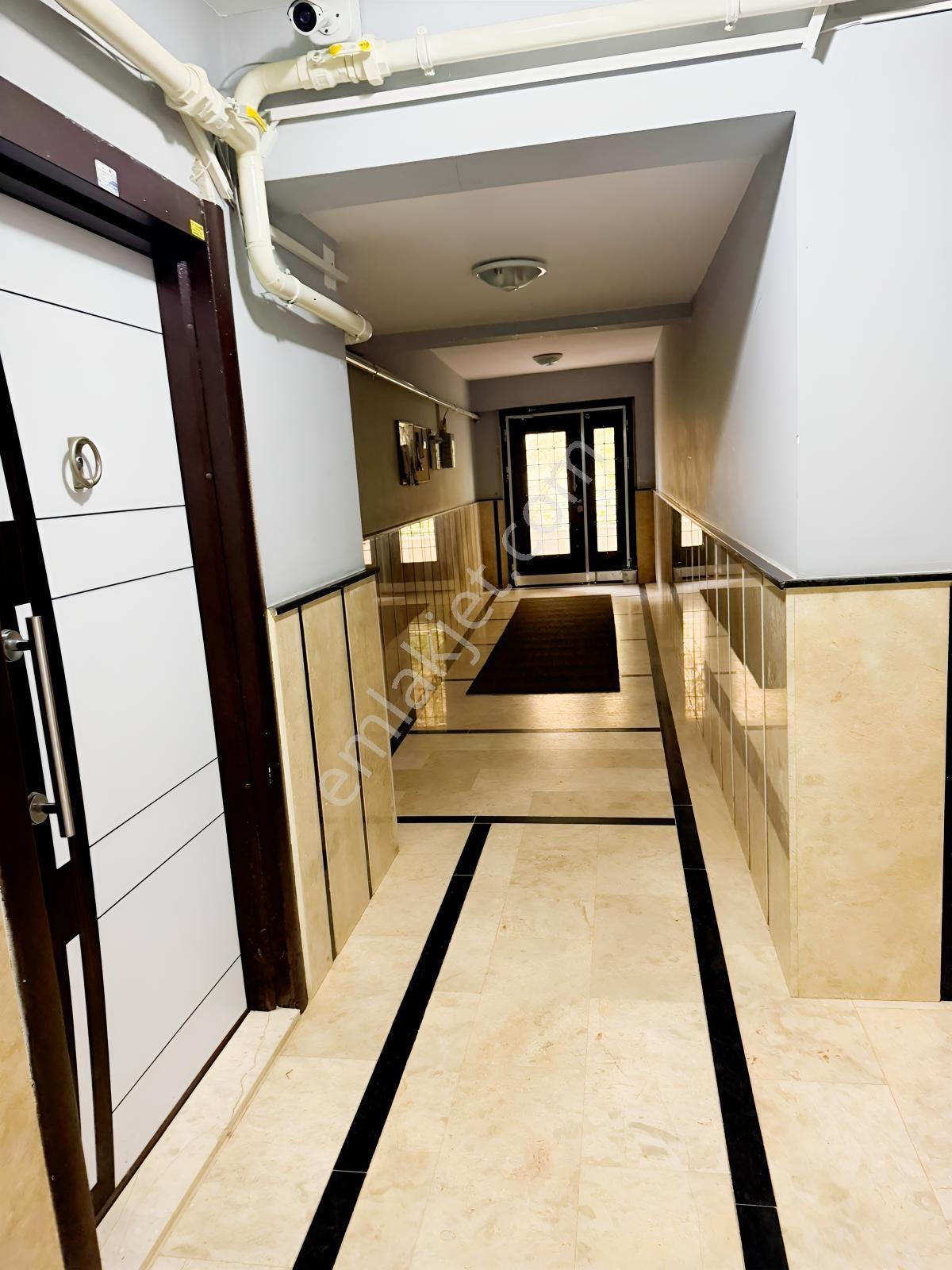 Nesrin'den Çınarcık Merkez De Deposu Olan 2+1 Satılık Daire.. — fotoğraf 22