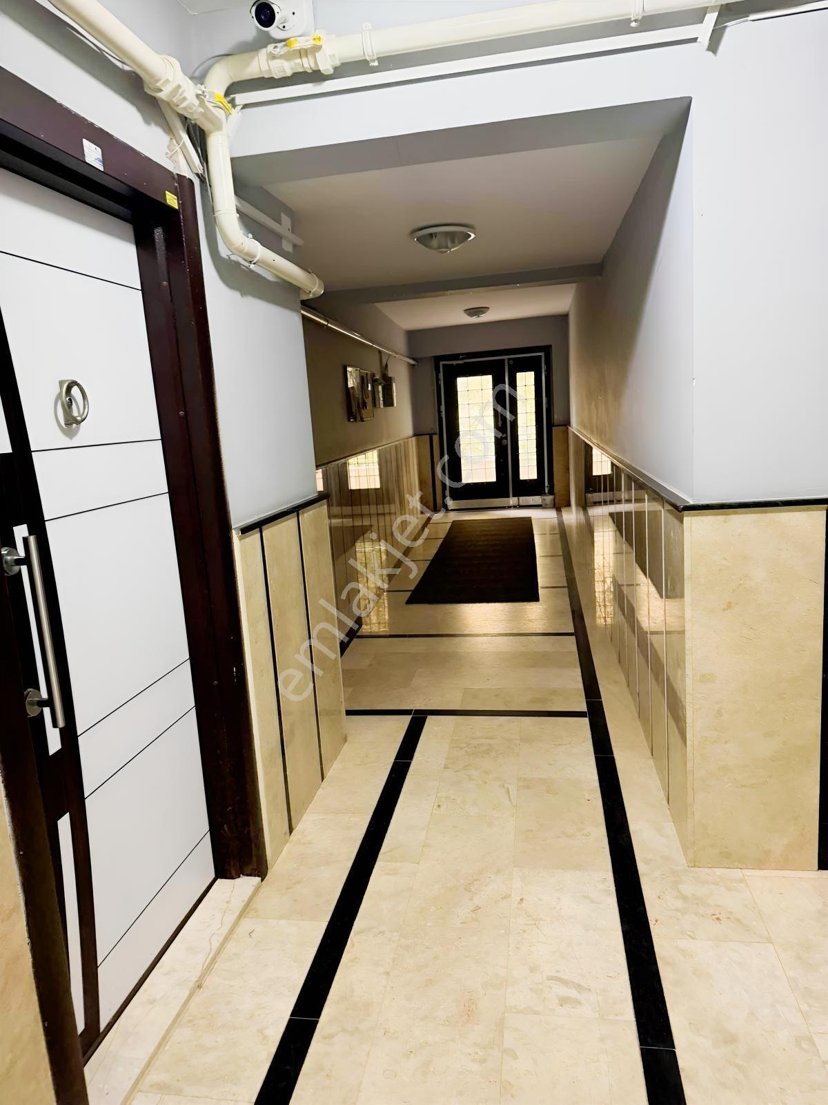 Nesrin'den Çınarcık Merkez De Deposu Olan 2+1 Satılık Daire.. — fotoğraf 24