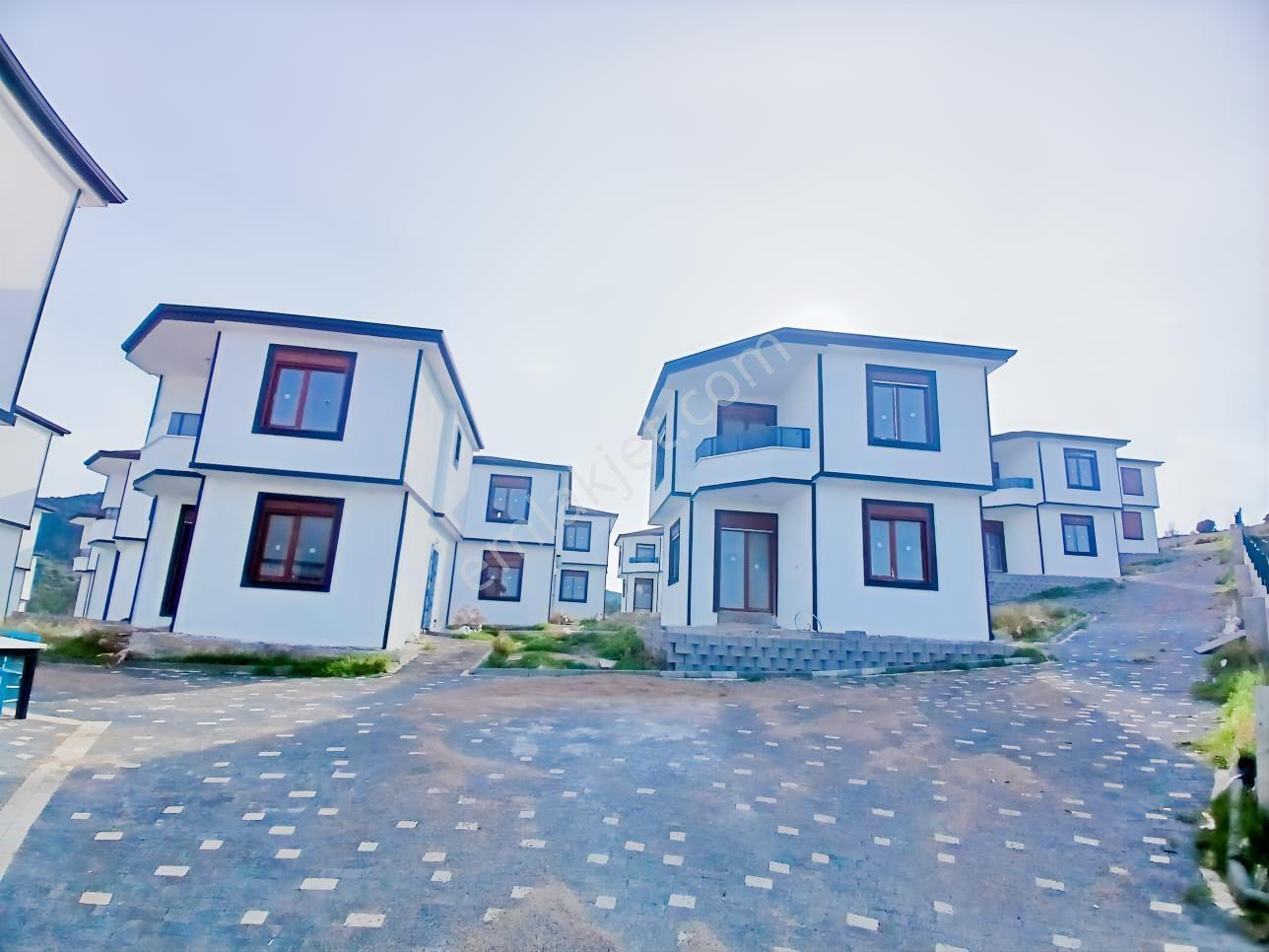 Eu Gayrimenkul'den Babakale'de Deniz Manzaralı Sıfır Villa — fotoğraf 5