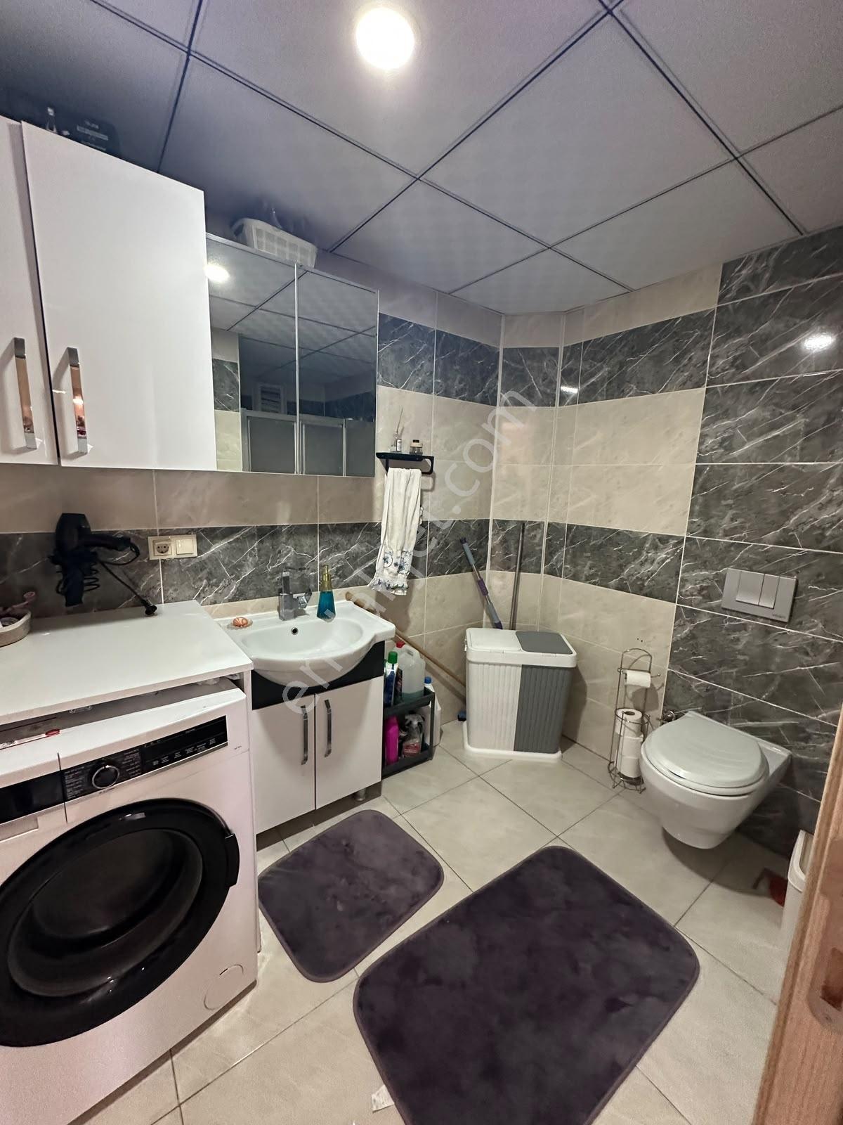 Mengenede 3+1 Fetih Caddesi Yakınıara Kat Satılık Daire Site İçi — fotoğraf 2