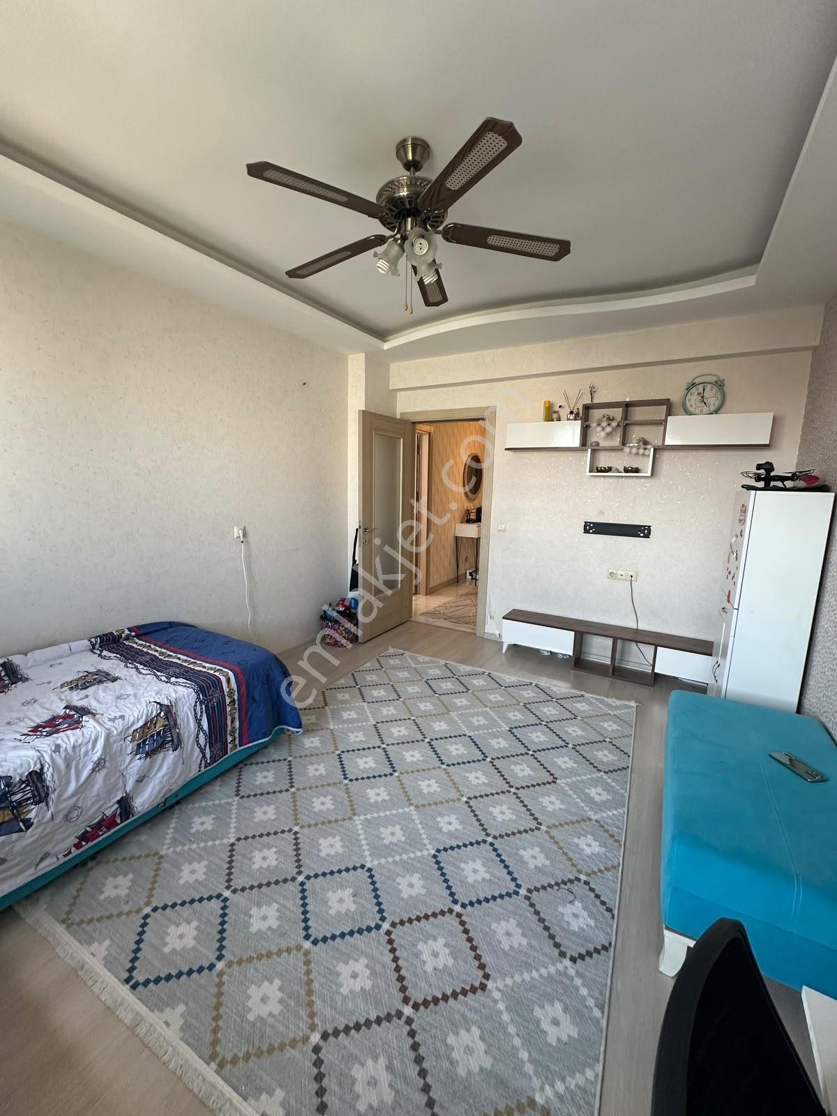 Mengenede 3+1 Fetih Caddesi Yakınıara Kat Satılık Daire Site İçi — fotoğraf 4