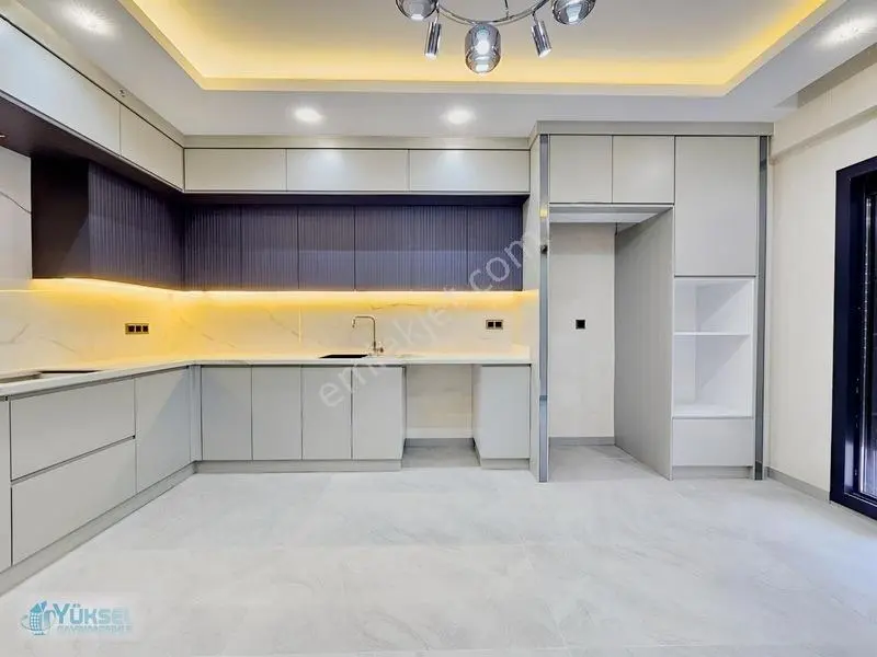 1200 Evler'de 3+1 190 M2 E.banyo-g.odalı Lüks Satılık Daireler ! — fotoğraf 5