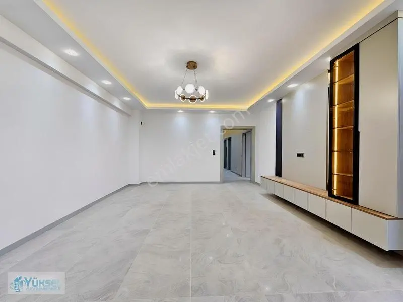 1200 Evler'de 3+1 190 M2 E.banyo-g.odalı Lüks Satılık Daireler ! — fotoğraf 13