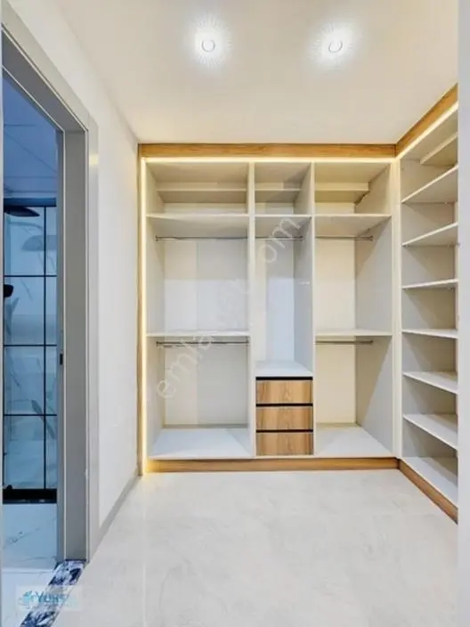 1200 Evler'de 3+1 190 M2 E.banyo-g.odalı Lüks Satılık Daireler ! — fotoğraf 30