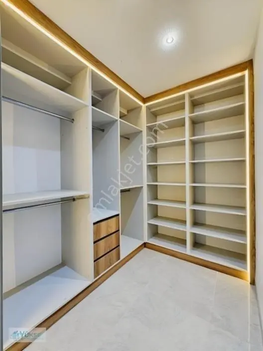 1200 Evler'de 3+1 190 M2 E.banyo-g.odalı Lüks Satılık Daireler ! — fotoğraf 31