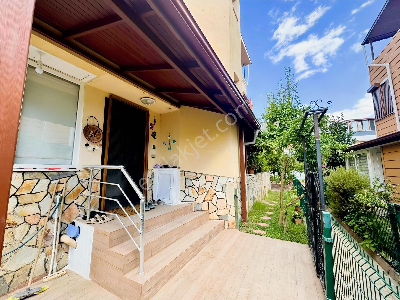 Tahtakuşlar Denize 800Mt Satılık Villa Bahçe Kullanımlı Fırsat