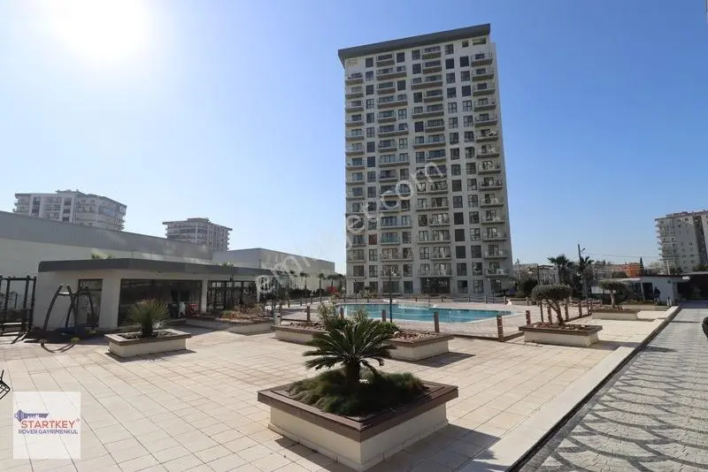 Çiğli Marka 333 Sitesi Havuz Cepheli Satılık 1+1 Daire