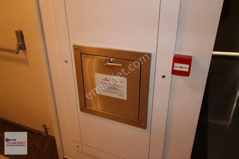 Çiğli Marka 333 Sitesi Havuz Cepheli Satılık 1+1 Daire — fotoğraf 10
