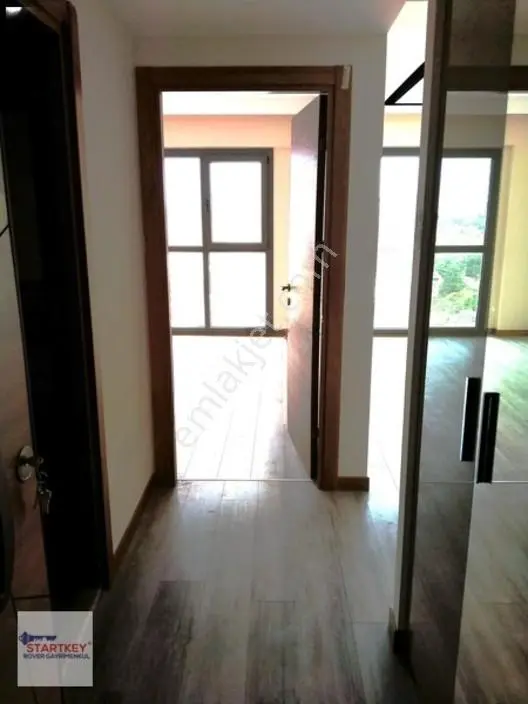 Çiğli Marka 333 Sitesi Havuz Cepheli Satılık 1+1 Daire — fotoğraf 11