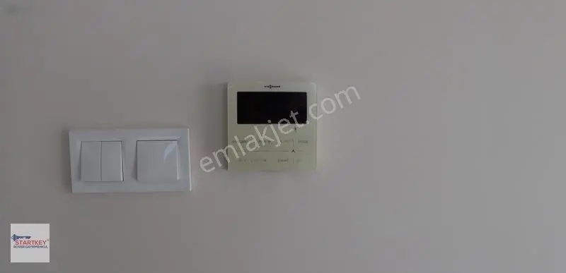 Çiğli Marka 333 Sitesi Havuz Cepheli Satılık 1+1 Daire — fotoğraf 14