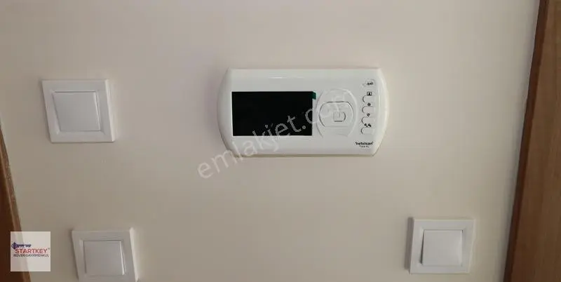 Çiğli Marka 333 Sitesi Havuz Cepheli Satılık 1+1 Daire — fotoğraf 15