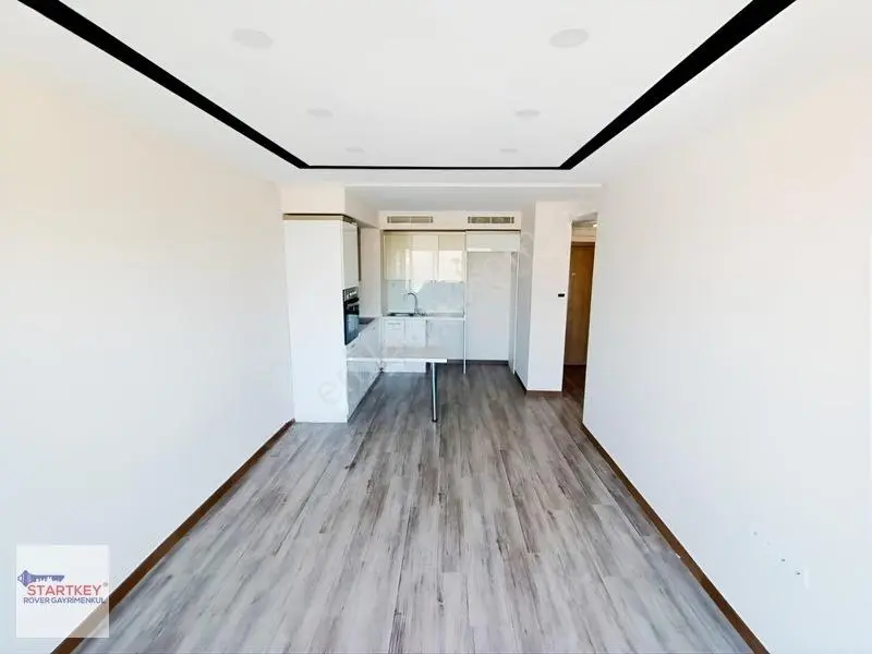 Çiğli Marka 333 Sitesi Havuz Cepheli Satılık 1+1 Daire — fotoğraf 18