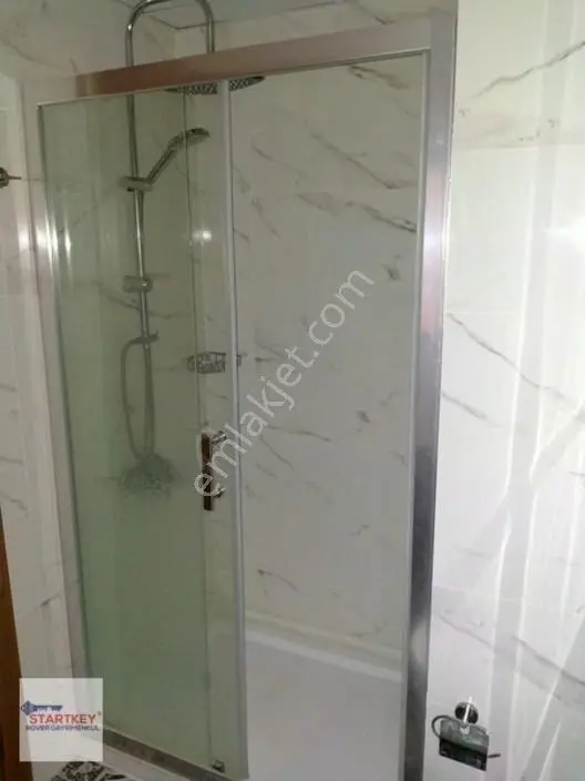 Çiğli Marka 333 Sitesi Havuz Cepheli Satılık 1+1 Daire — fotoğraf 25