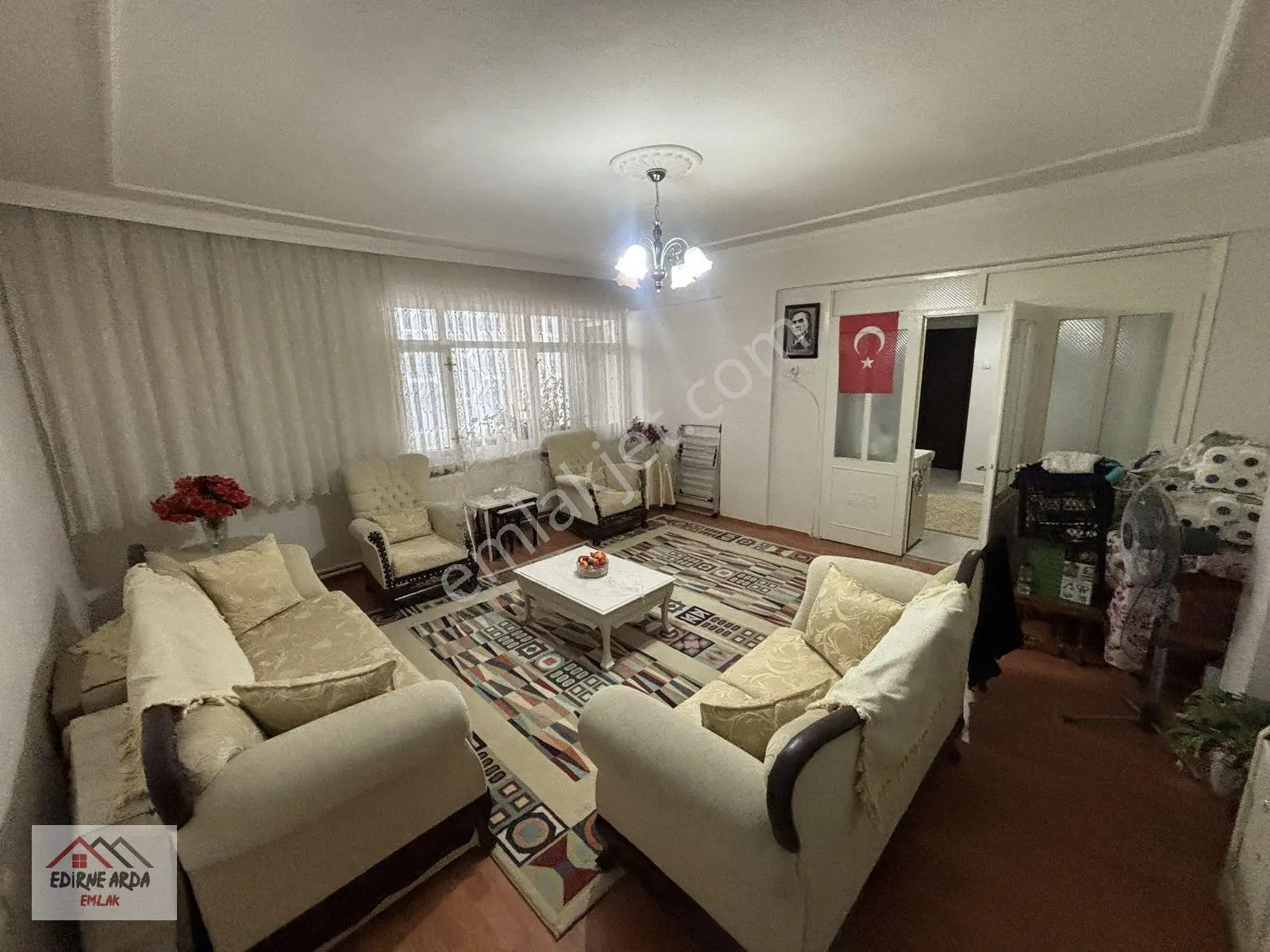 Arda Emlak Ofisin’den Cumartesi Pazarı Yakını Ara Kat Kapalı Balkonlu Daire — fotoğraf 5