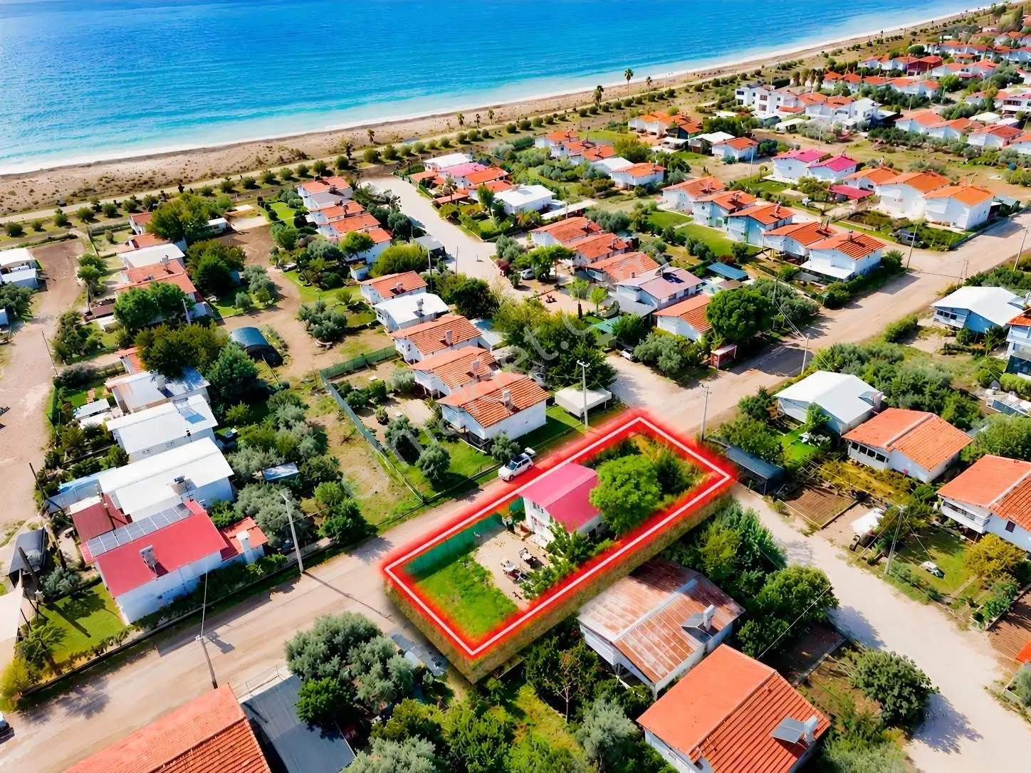 Kumluca Sahilinde Denizle İçiçe Satılık Yazlık Denızobası