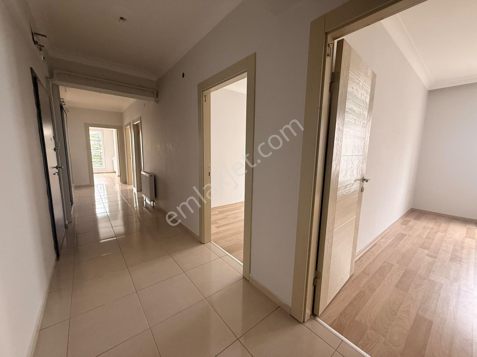 Keçiörende 3+1 Genişkulanişlı Köşe Başi Cadde Yanı İskanlı Daire — fotoğraf 23