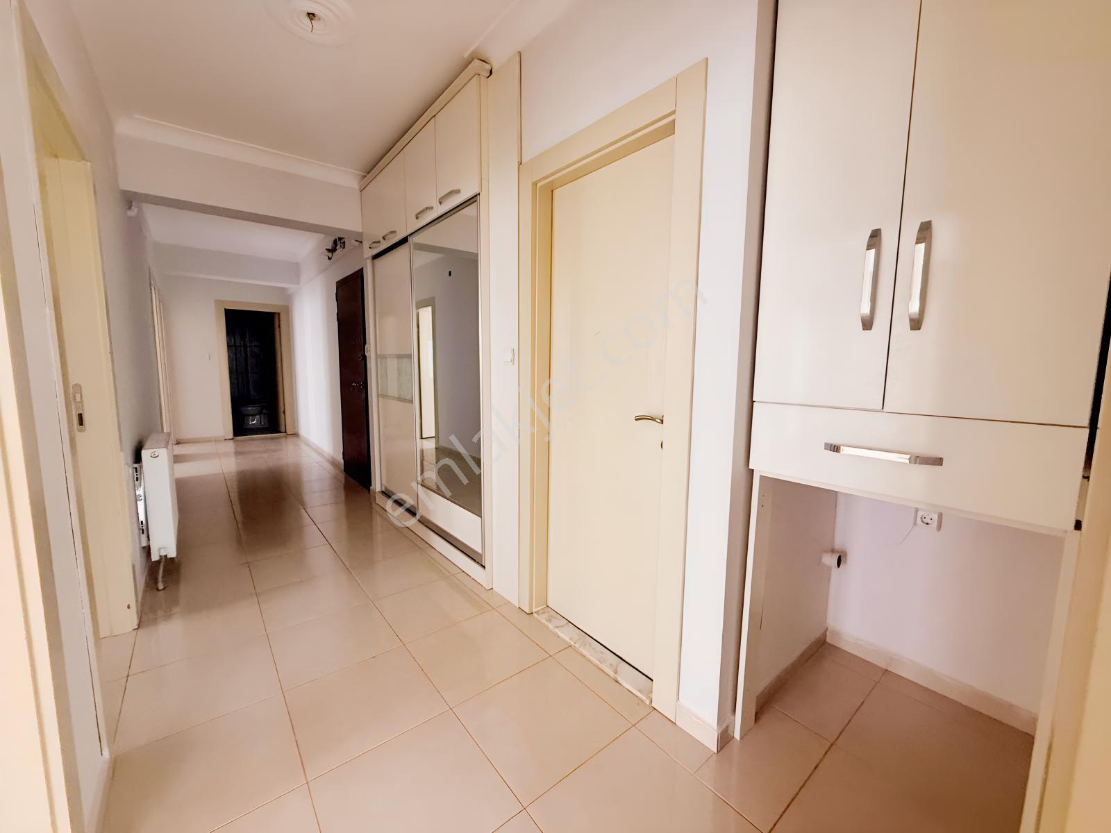 Keçiörende 3+1 Genişkulanişlı Köşe Başi Cadde Yanı İskanlı Daire — fotoğraf 24