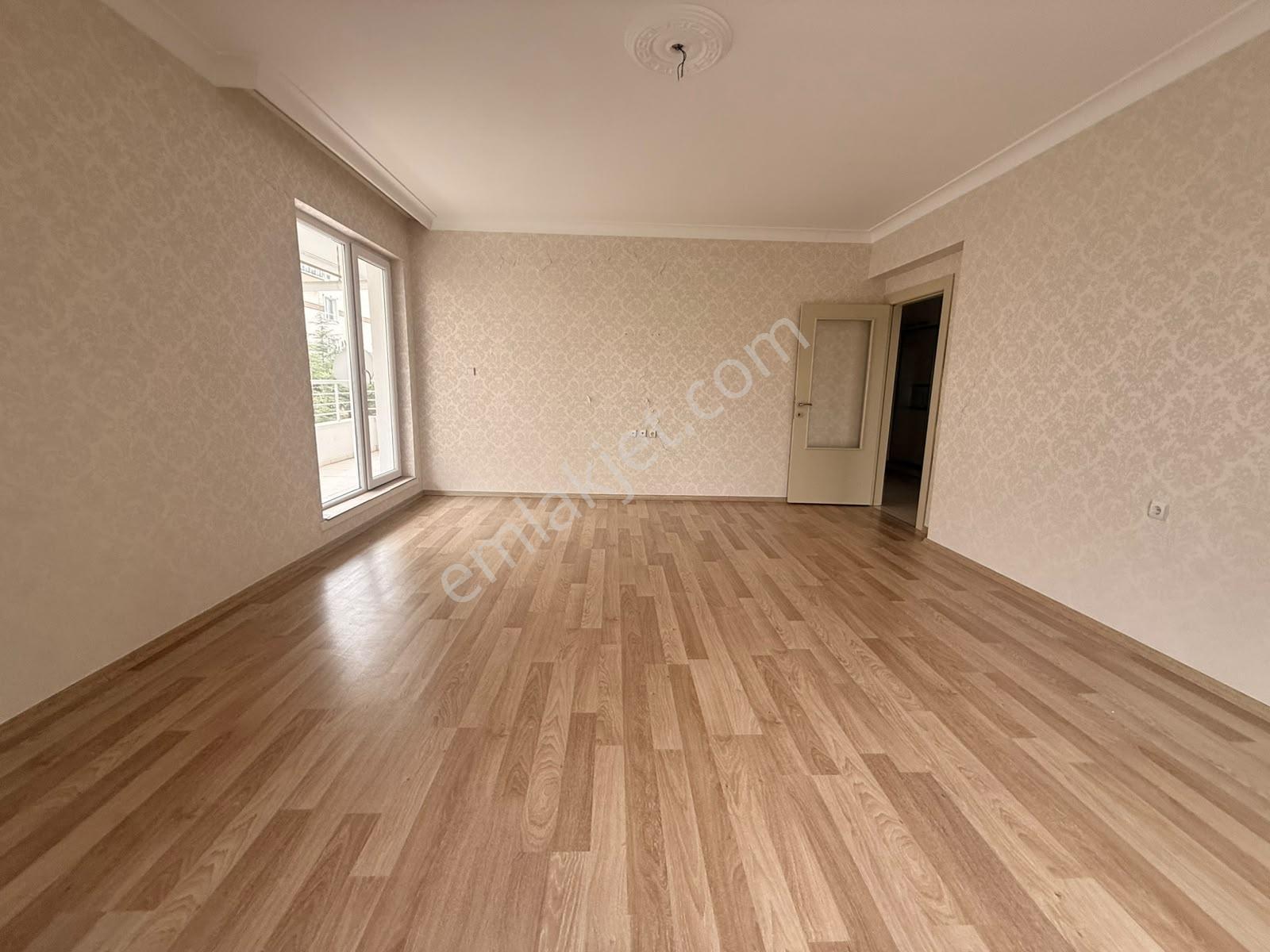 Keçiörende 3+1 Genişkulanişlı Köşe Başi Cadde Yanı İskanlı Daire — fotoğraf 25