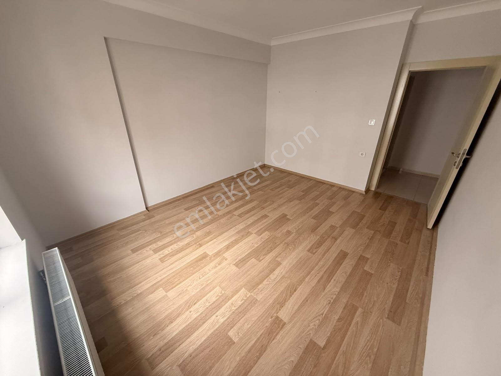 Keçiörende 3+1 Genişkulanişlı Köşe Başi Cadde Yanı İskanlı Daire — fotoğraf 27