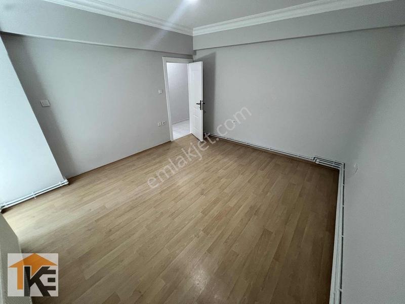 Karadeniz Emlak'tan Anayolun Üzerinde Satılık Geniş 2+1 Daire — fotoğraf 12
